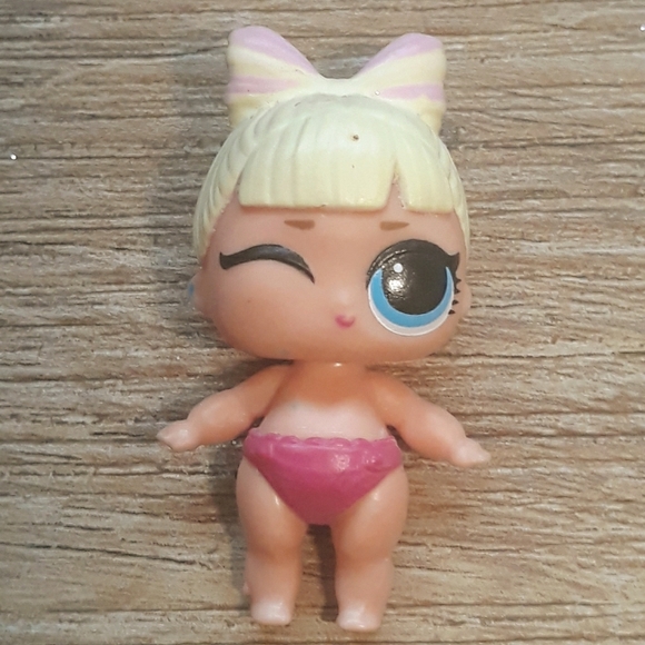 25 Piece LOL Surprise Dolls Lot: Dawn Doll, Pet Cat, Winking Lil Baby + 22 Items - Picture 5 of 13